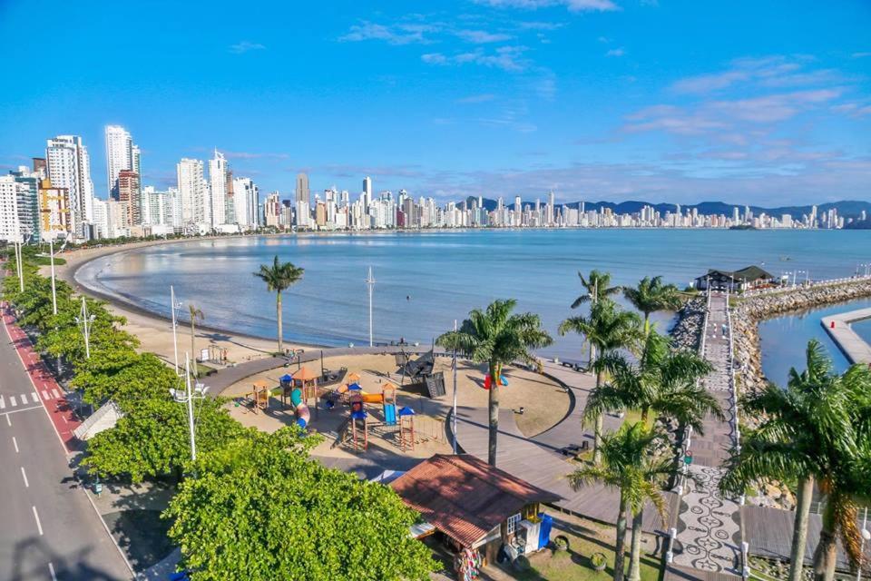 Casa Rebello - Pousada Itajai Bagian luar foto